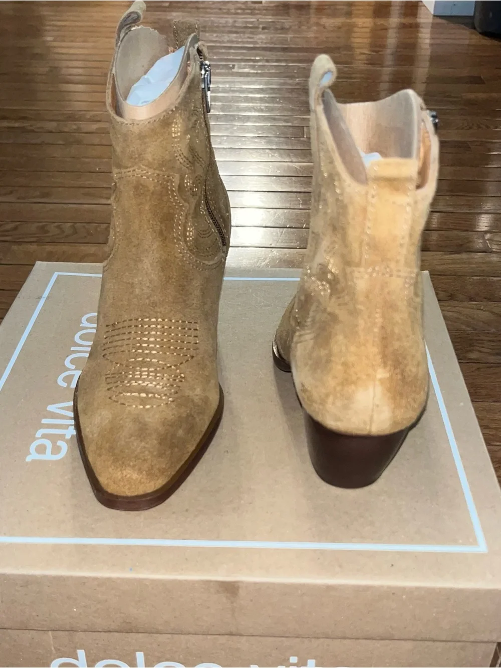 Dolce Vita Shania Western Ankle Boot Brown Creamy Suede Women’s Size 6
